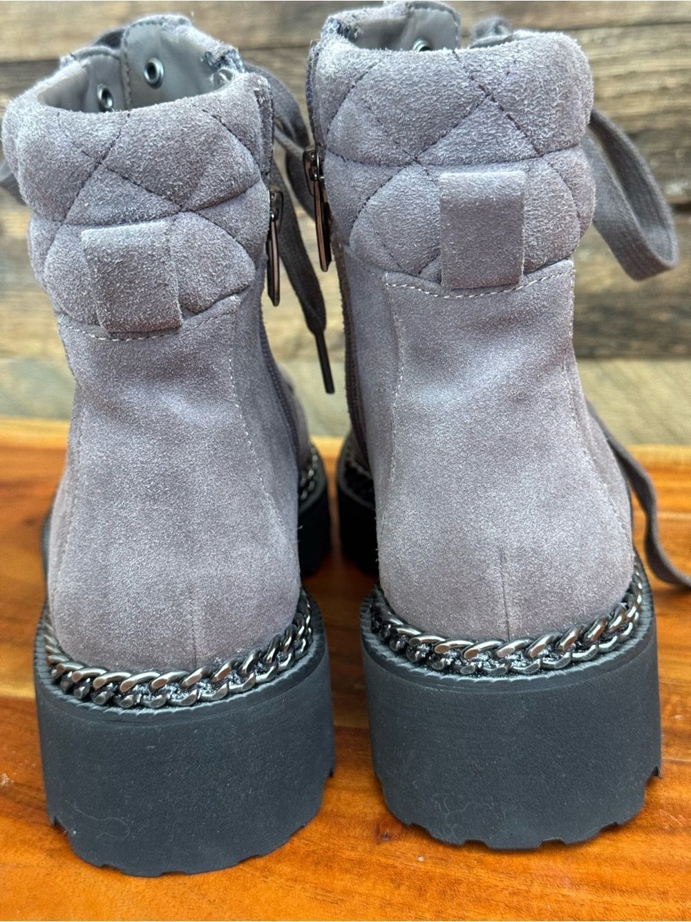 Vince Camuto Merindil Leather Suede Quilted Comb boots NWOT SZ 7 - Picture 4 of 9